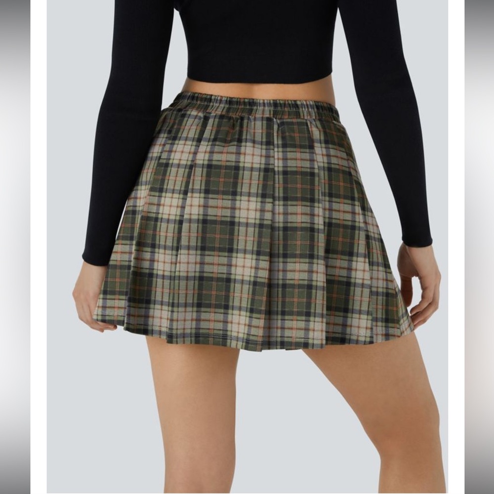 Halara high waisted 2 in 1 pocket green plaid pleated skirt - Picture 3 of 11